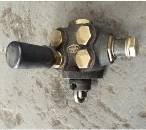 WD615 D10 HAND OIL PUMP / FUEL FEED PUMP - PART NUMBER VG1095088010, ESTIMATED VOLUME: 0.00096CBM