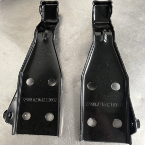 HOWO FRONT COVER HINGE RIGHT - PART NUMBER AZ1642110033