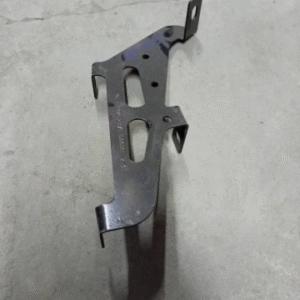 HOWO EXTERIOR SUN VISOR BRACKET CENTRE LEFT - PART NUMBER AZ1642870235