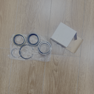 SINOTRUK MAN BRIDGE BRAKE BASE PLATE REPAIR KIT / SPINDLE REPAIR KIT - PART NUMBER WG9761349003